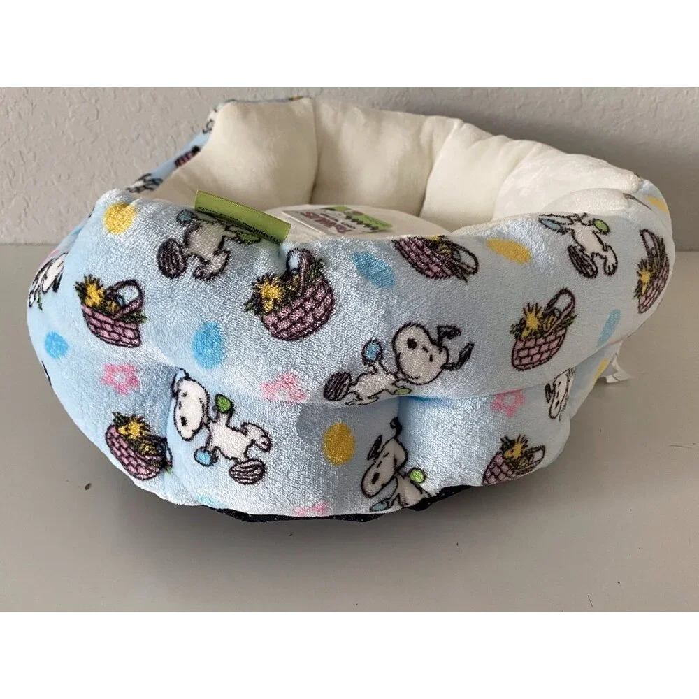 Peanuts Snoopy Small Dog Pet Cozy Cuddler Bed Easter Basket Eggs 19 X 15 X‎ 7”